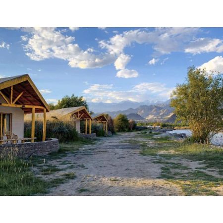 The Indus River Camp Λεχ Εξωτερικό φωτογραφία